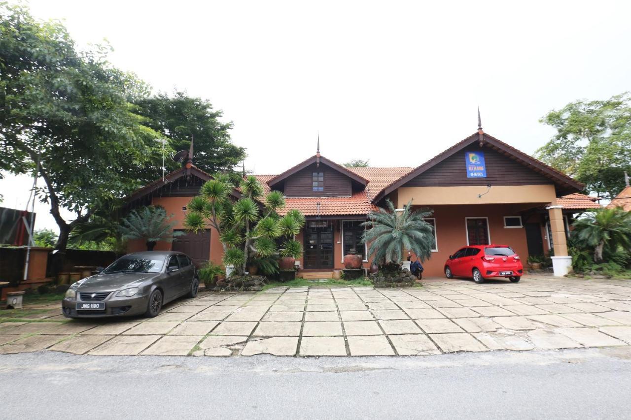 Oyo 89523 Villa Sri Mayang Kuala Terengganu Zewnętrze zdjęcie