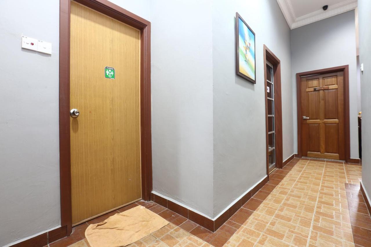 Oyo 89523 Villa Sri Mayang Kuala Terengganu Zewnętrze zdjęcie